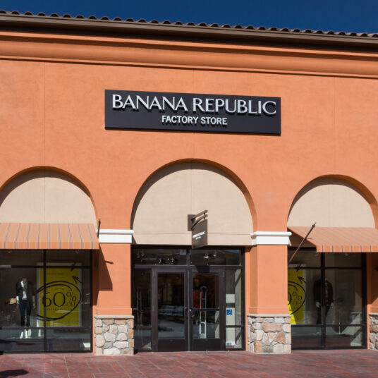 Banana Republic Factory: Take 40% off sitewide + extra 25% off