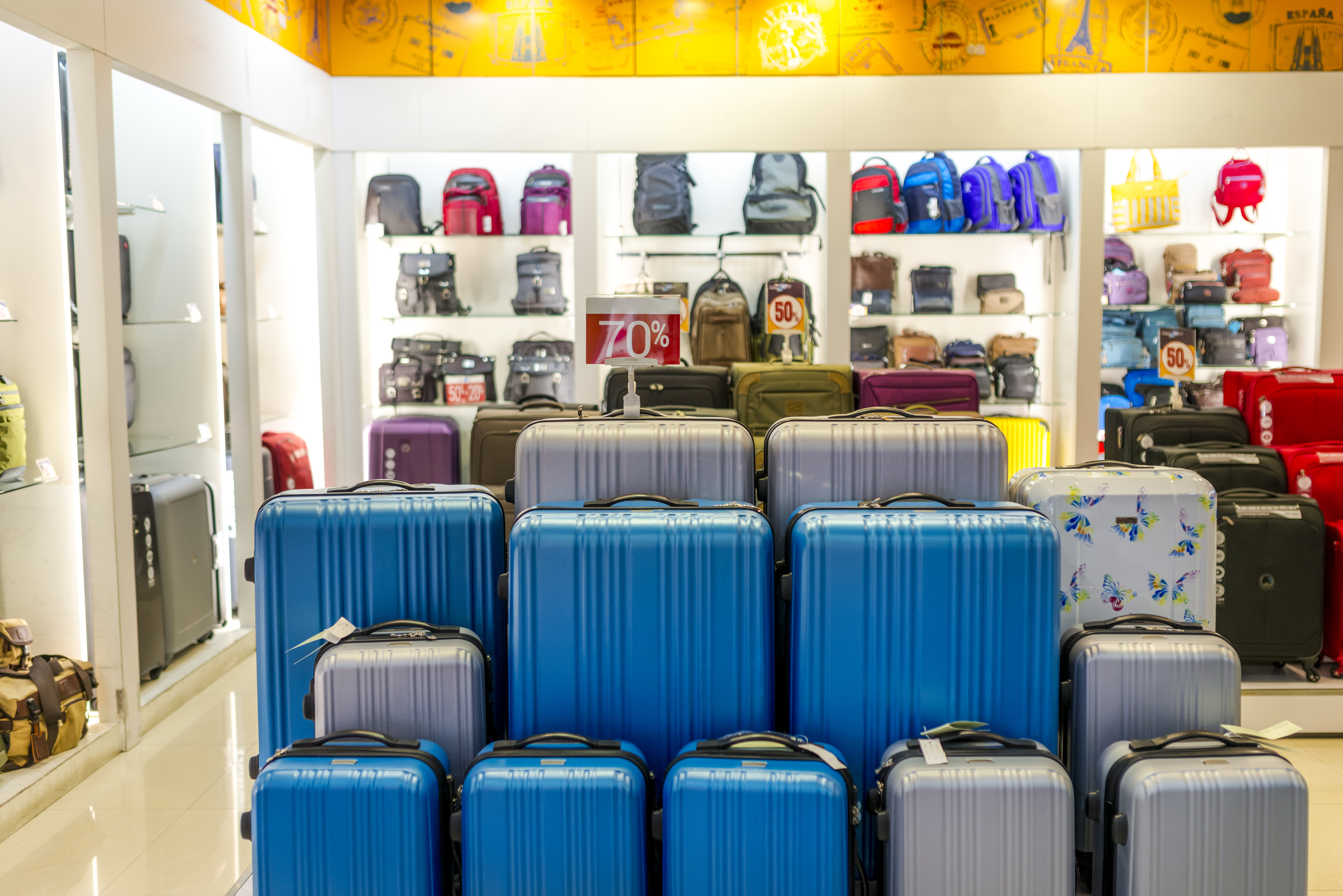 7 places to find the best deal on luggage